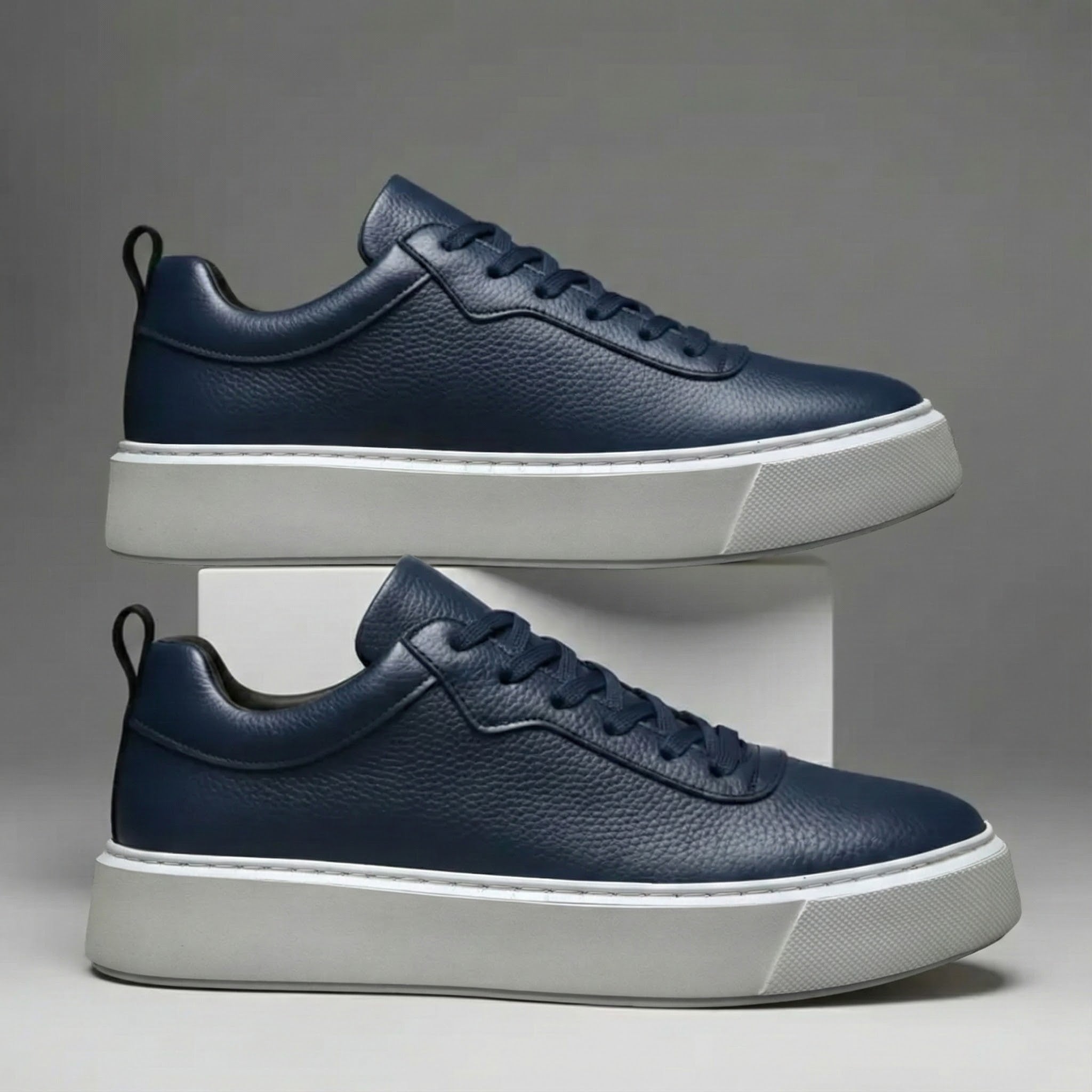 Sneakers BleuMarine en Cuir Grainé  - Tres Confortable