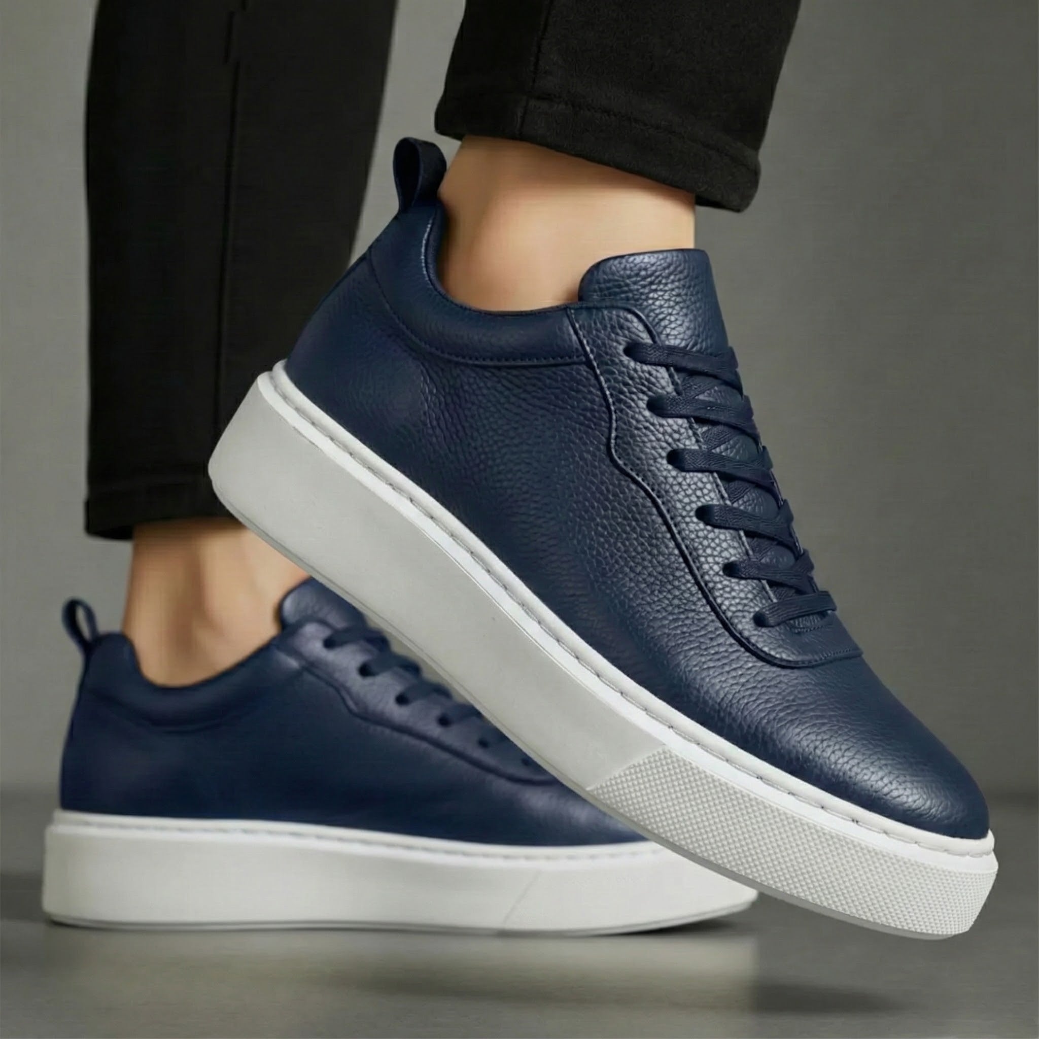 Sneakers BleuMarine en Cuir Grainé  - Tres Confortable